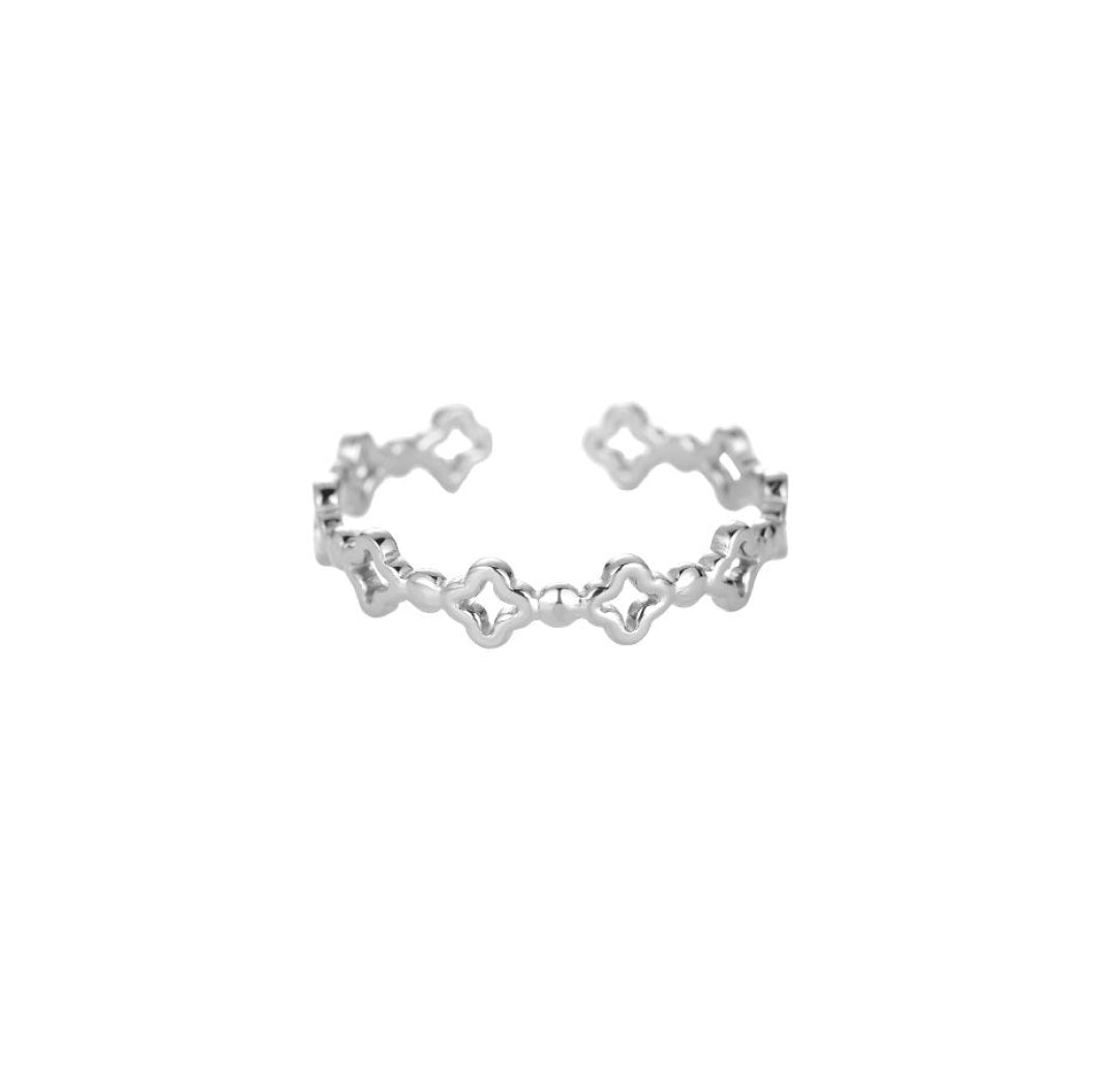 Silver dainty fine ring with small clover charms - Lavina Jewelz