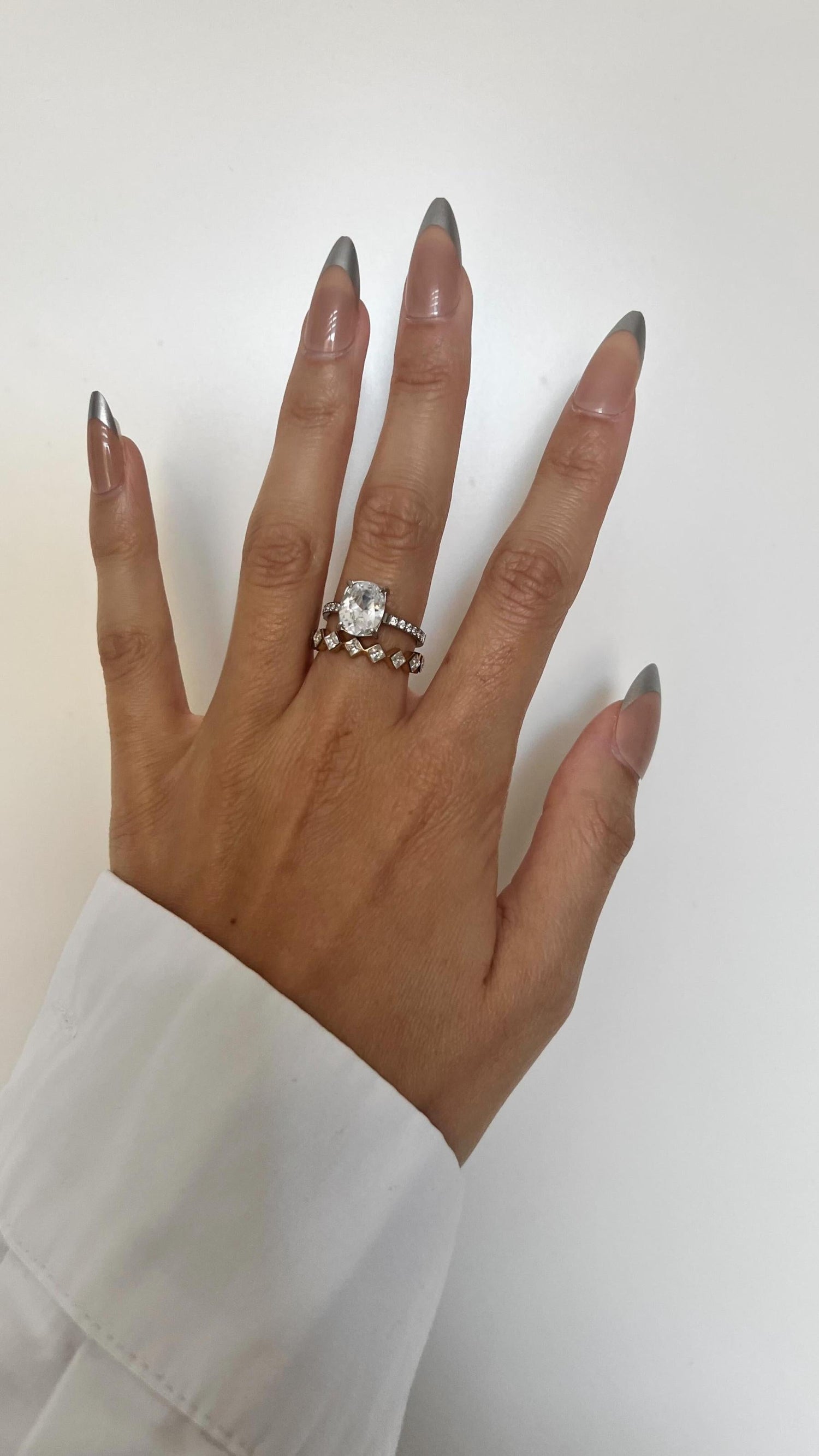 Stackable thin rings in gold and silver - Lavina Jewelz