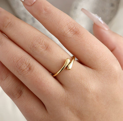 Fine hug ring gold - Lavina Jewelz