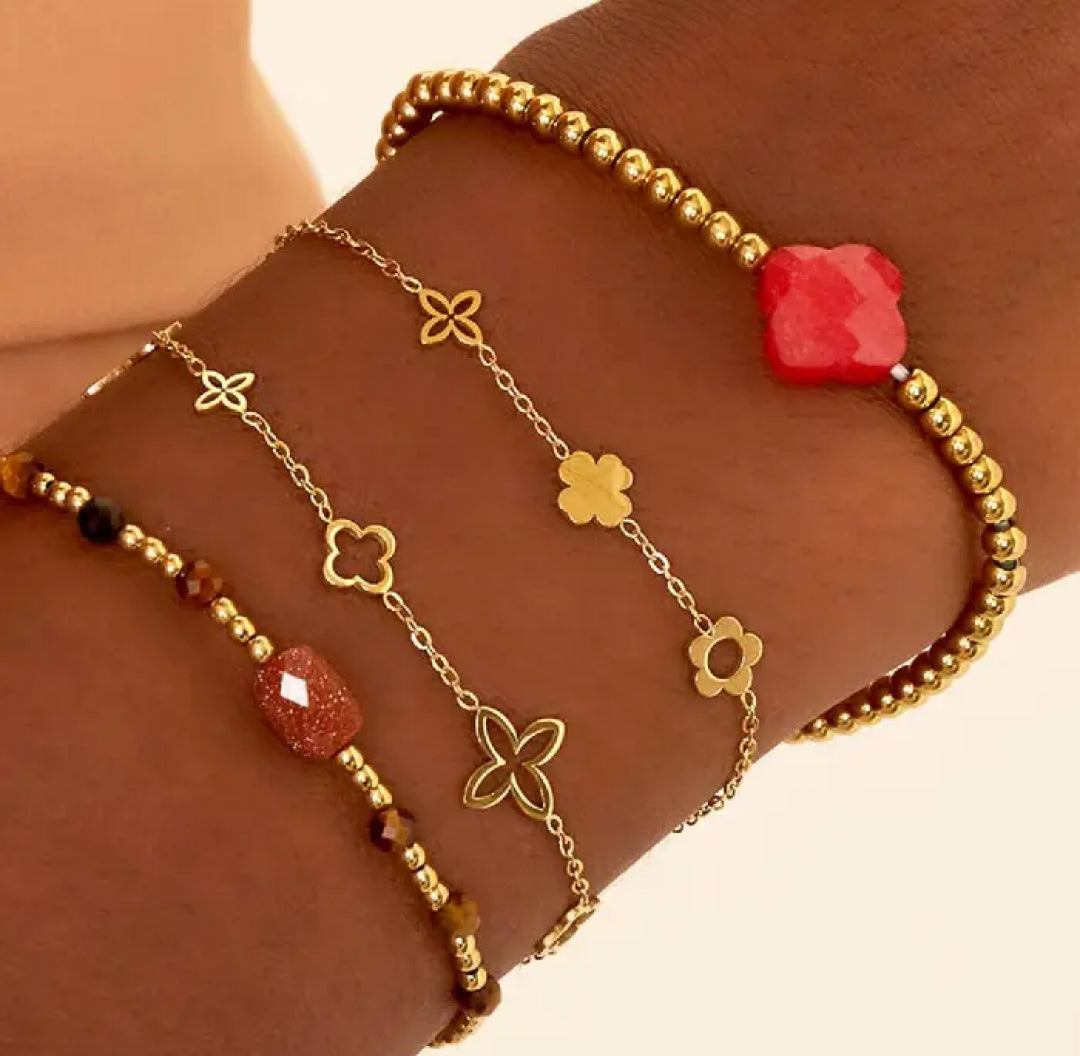 Mixed Clovers Charms Bracelet Gold - Lavina