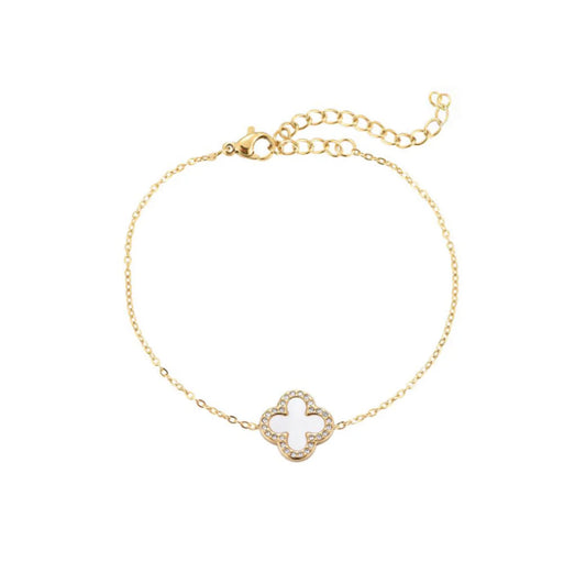 White pearl 4 leaf clover charm pendant bracelet with zirconia stones in gold - Lavina