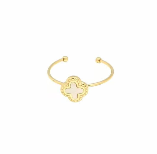 Pearl clover ring gold - Lavina Jewelz