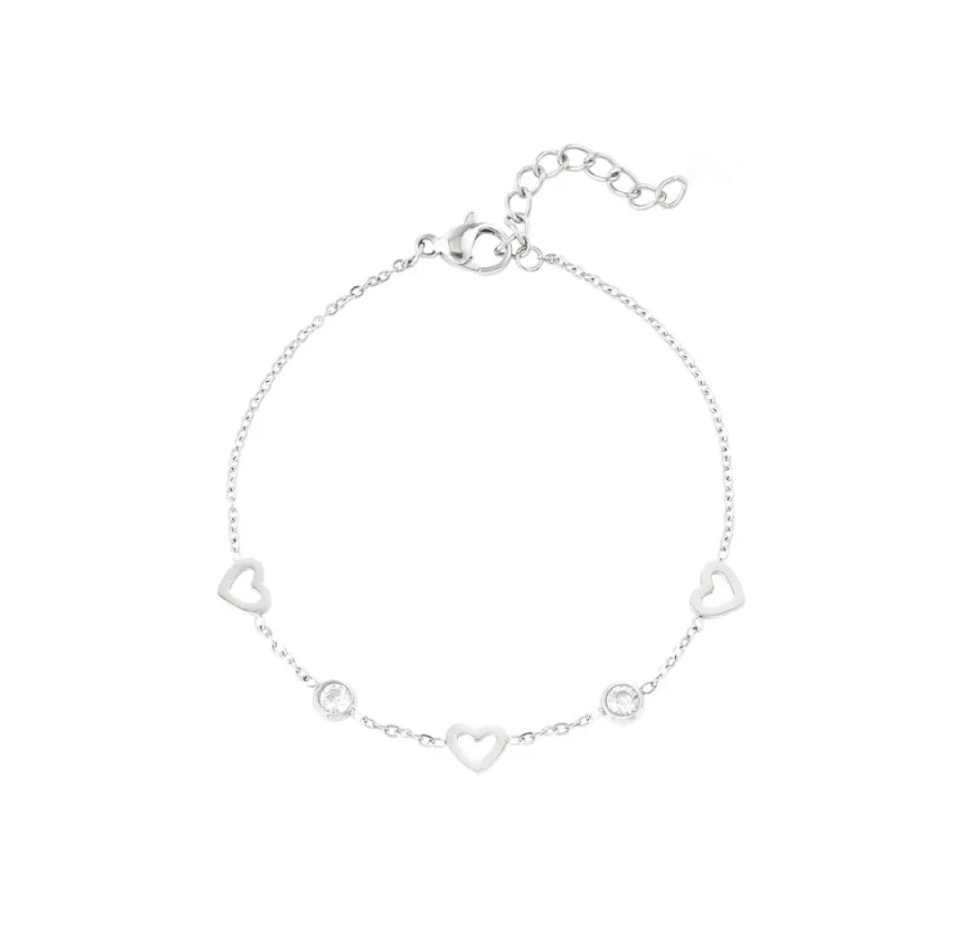 Silver shiny heart charms bracelet with zirconia